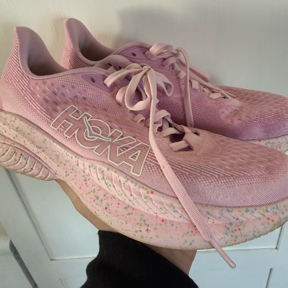 Hoka Pink Lemonade Mach 6 shoes 8.5